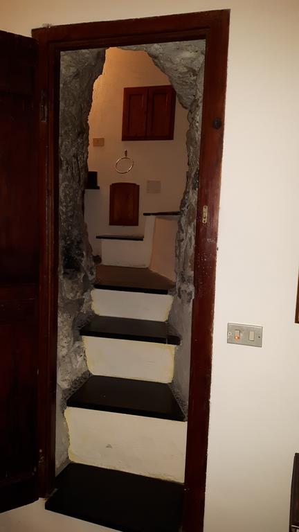 Torre Cepollini Hotel อัลเบงกา ภายนอก รูปภาพ